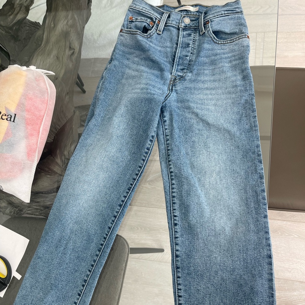 Never Worn Levi Straight Leg Jeans!!